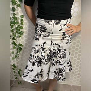 Jonathan Martín Studio Flared Midi Skirt On The Knee Flowers Black White Size S